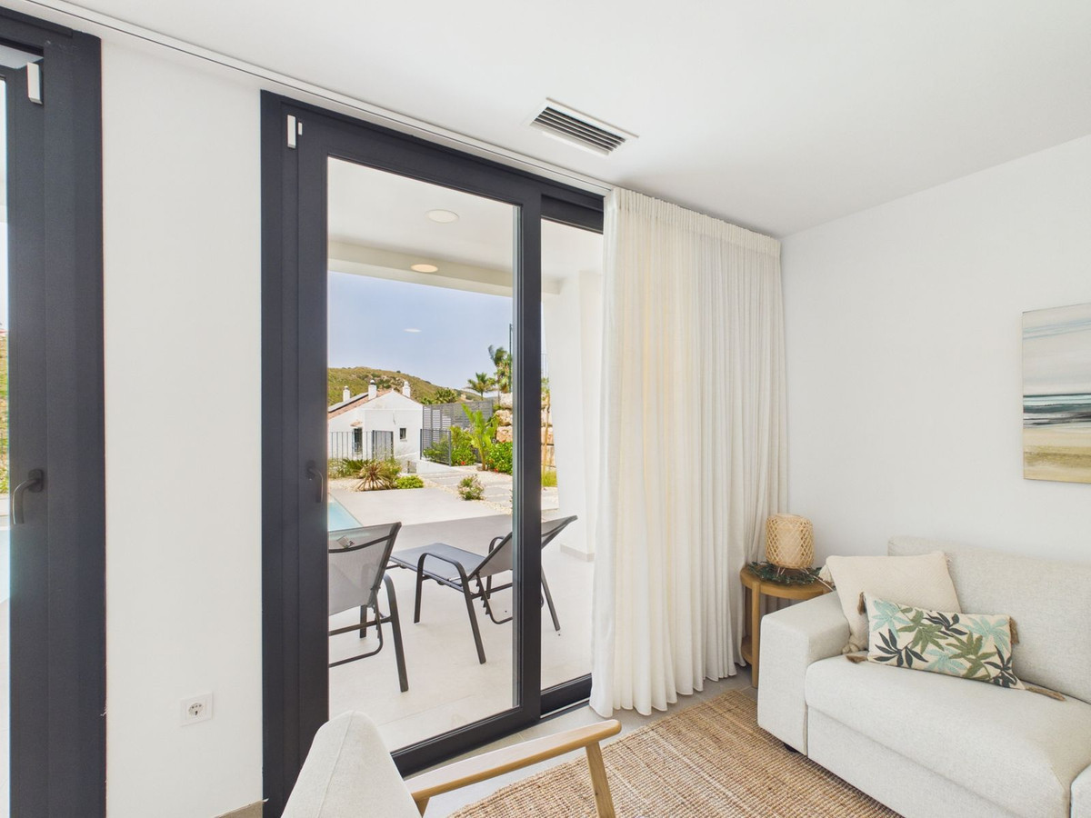 Huis te koop in La Duquesa | 4 slaapkamers H5447308