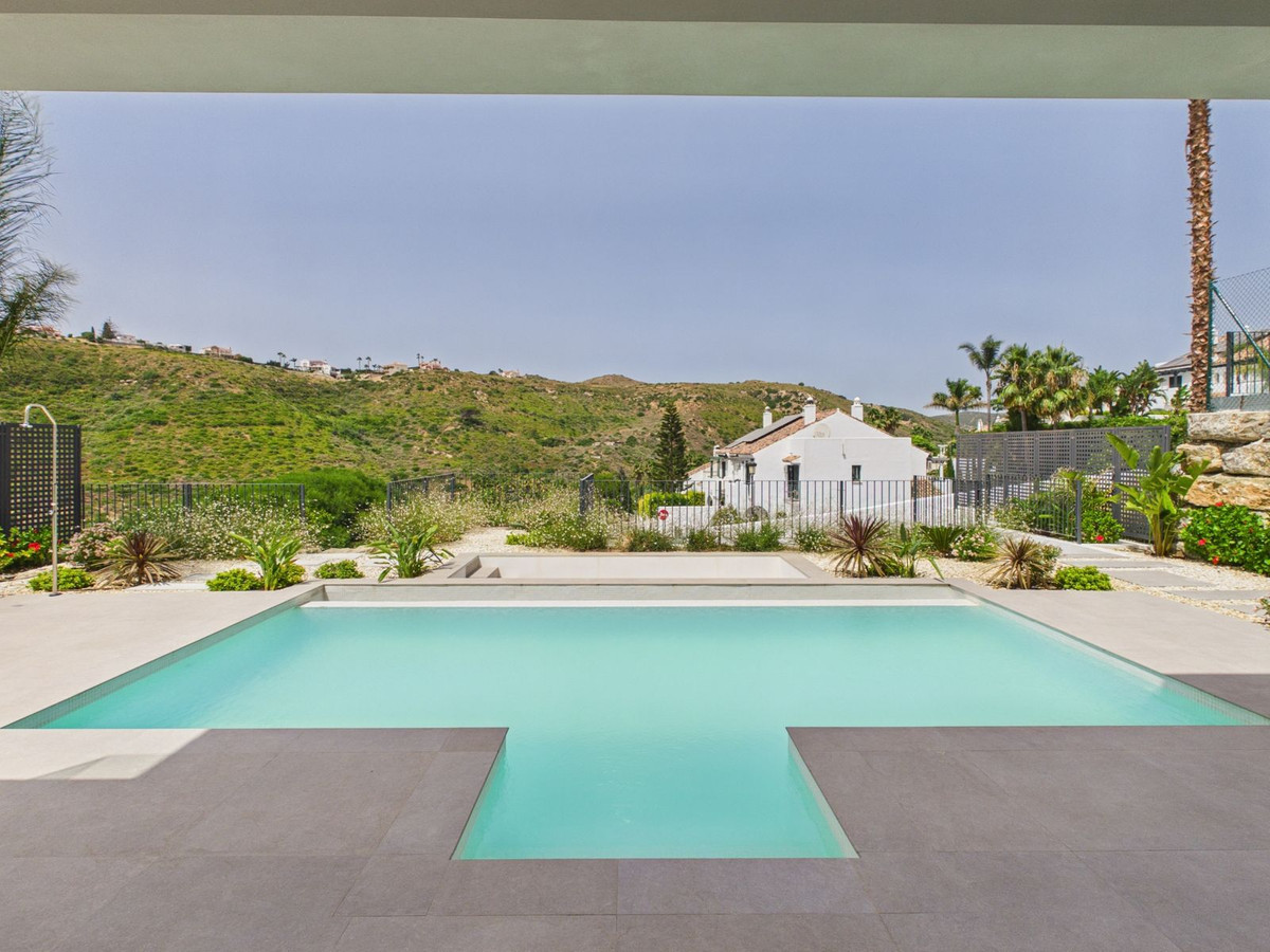 Huis te koop in La Duquesa | 4 slaapkamers H5447308