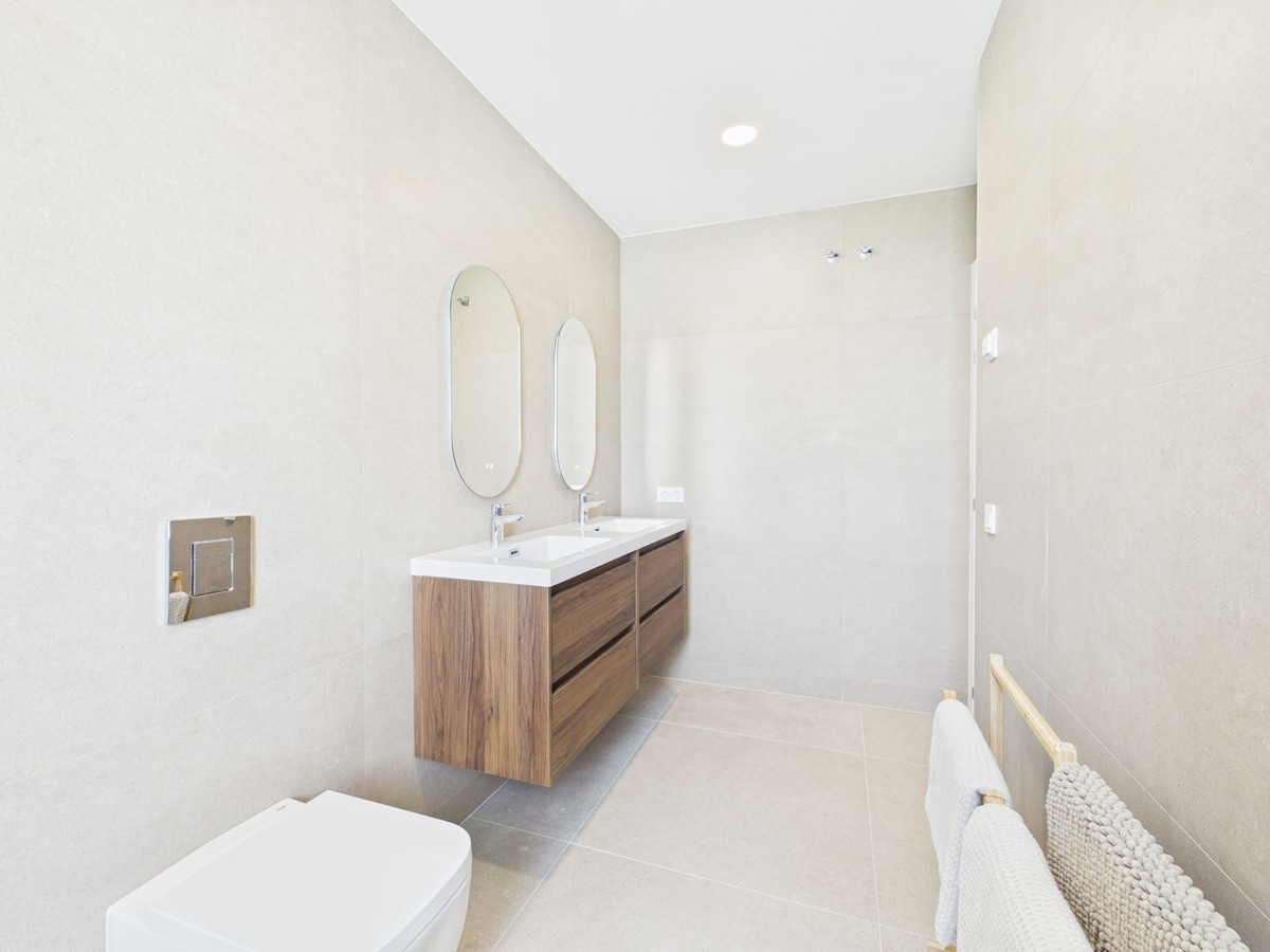 Huis te koop in La Duquesa | 4 slaapkamers H5447308