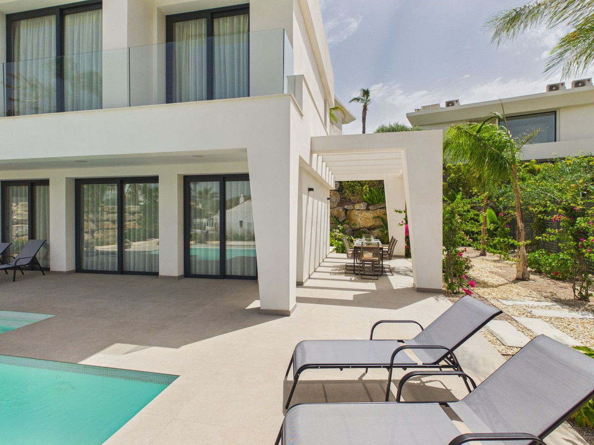 Huis te koop in La Duquesa | 4 slaapkamers H5447308