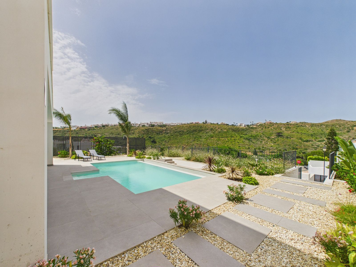 Huis te koop in La Duquesa | 4 slaapkamers H5447308