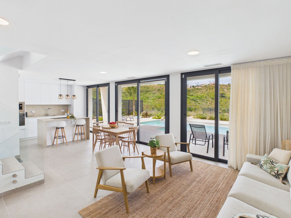 Huis te koop in La Duquesa | 4 slaapkamers H5447308