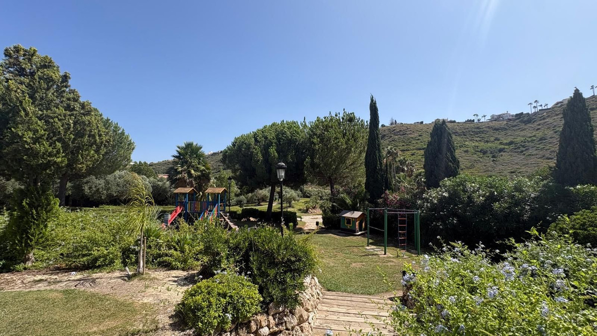 Huis te koop in La Duquesa | 4 slaapkamers H5447308