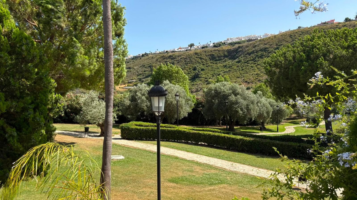 Huis te koop in La Duquesa | 4 slaapkamers H5447308