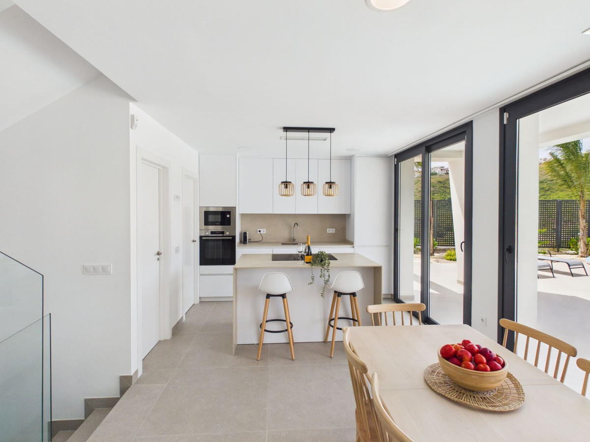 Huis te koop in La Duquesa | 4 slaapkamers H5447308
