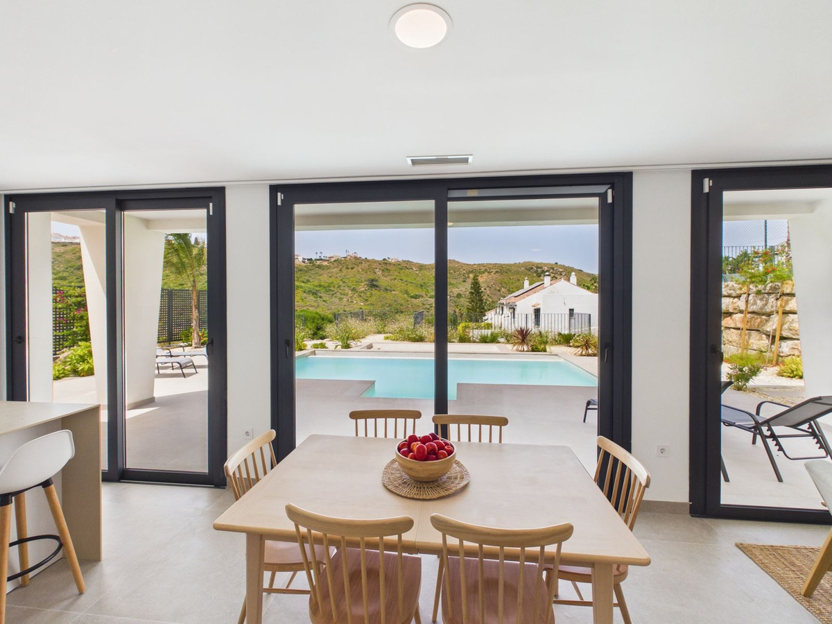 Huis te koop in La Duquesa | 4 slaapkamers H5447308