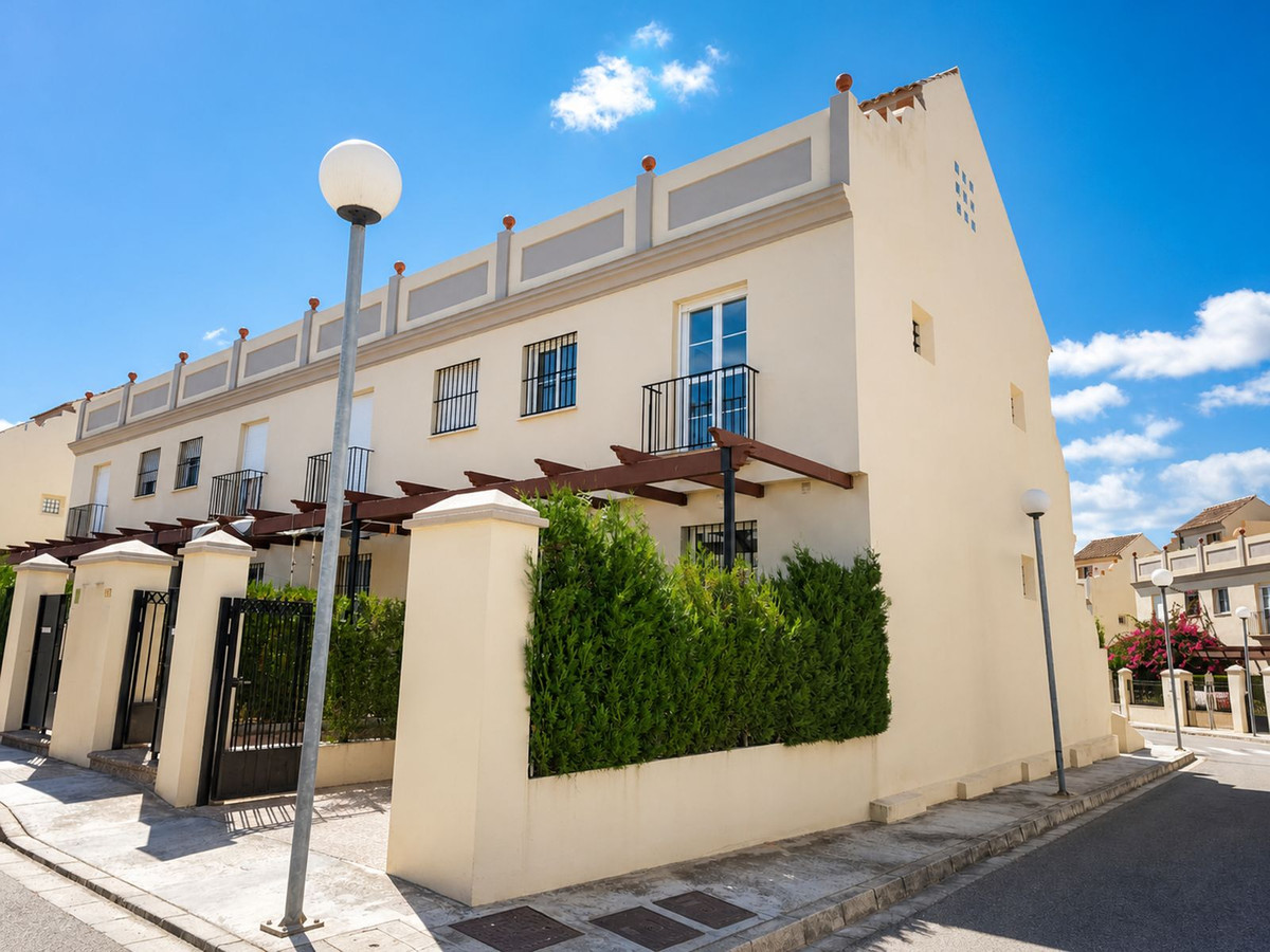 Huis te koop in La Duquesa | 3 slaapkamers H5467717