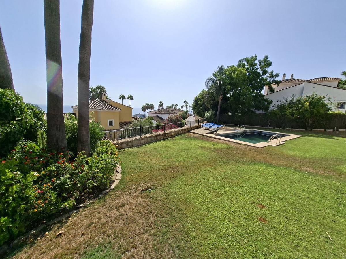 Huis te koop in La Duquesa | 4 slaapkamers H5477326