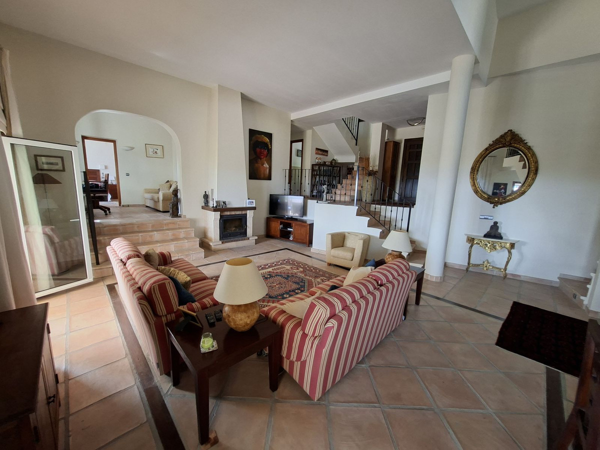 Huis te koop in La Duquesa | 4 slaapkamers H5477326