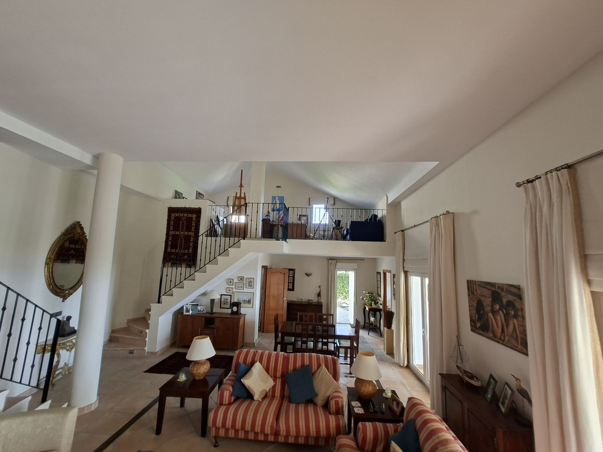 Huis te koop in La Duquesa | 4 slaapkamers H5477326