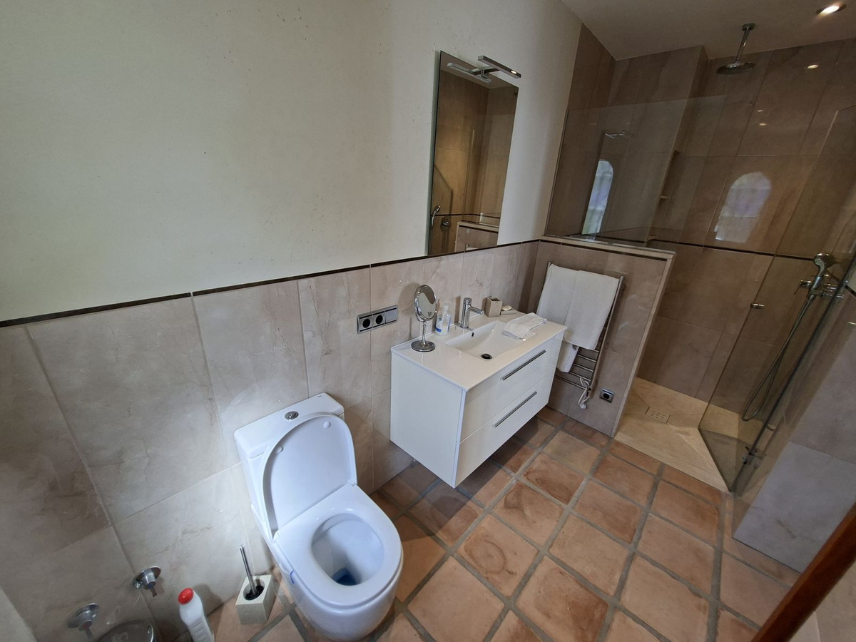 Huis te koop in La Duquesa | 4 slaapkamers H5477326