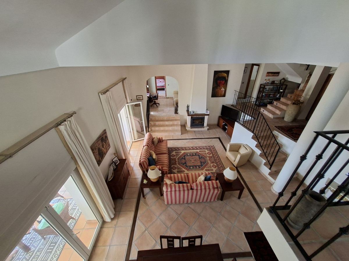 Huis te koop in La Duquesa | 4 slaapkamers H5477326