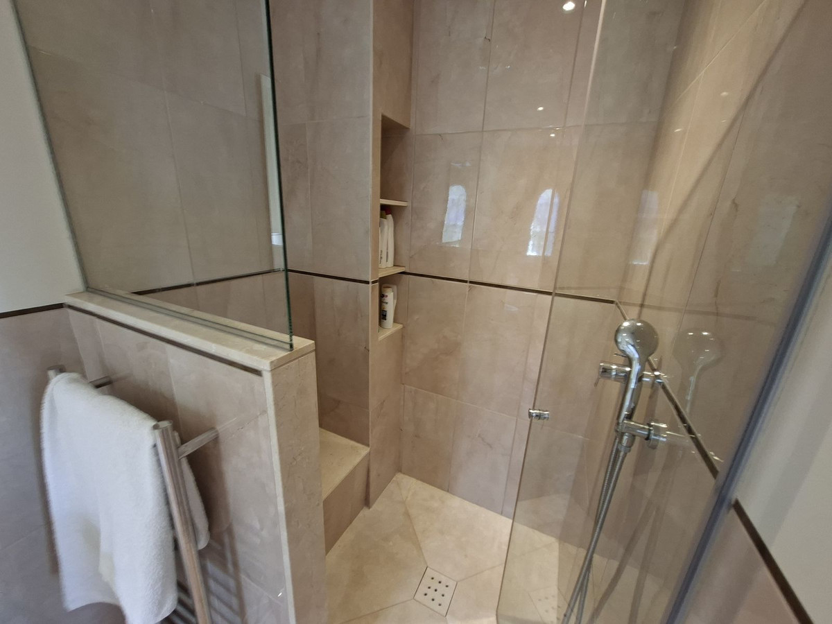 Huis te koop in La Duquesa | 4 slaapkamers H5477326