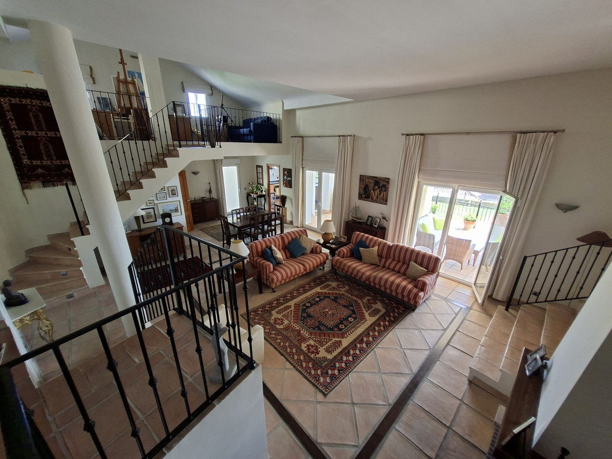 Huis te koop in La Duquesa | 4 slaapkamers H5477326