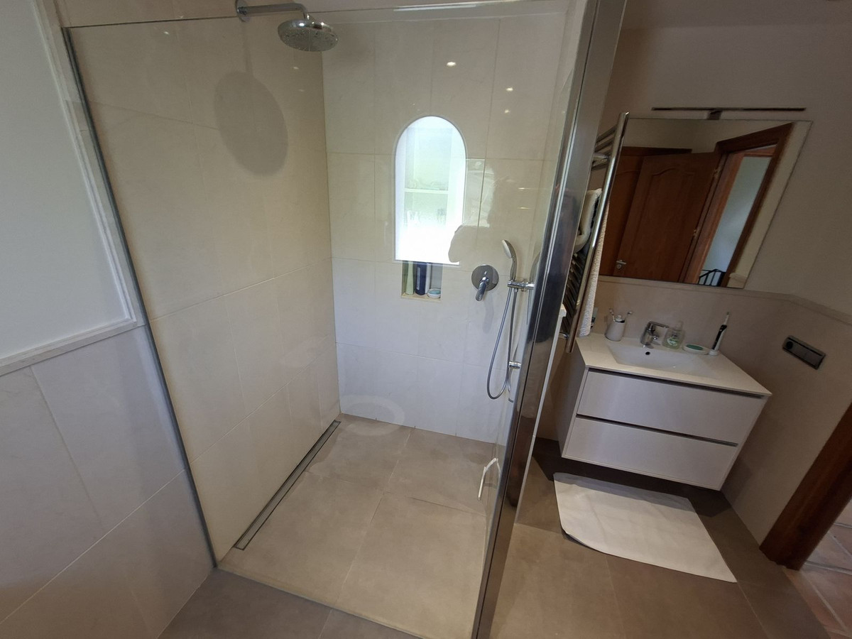 Huis te koop in La Duquesa | 4 slaapkamers H5477326