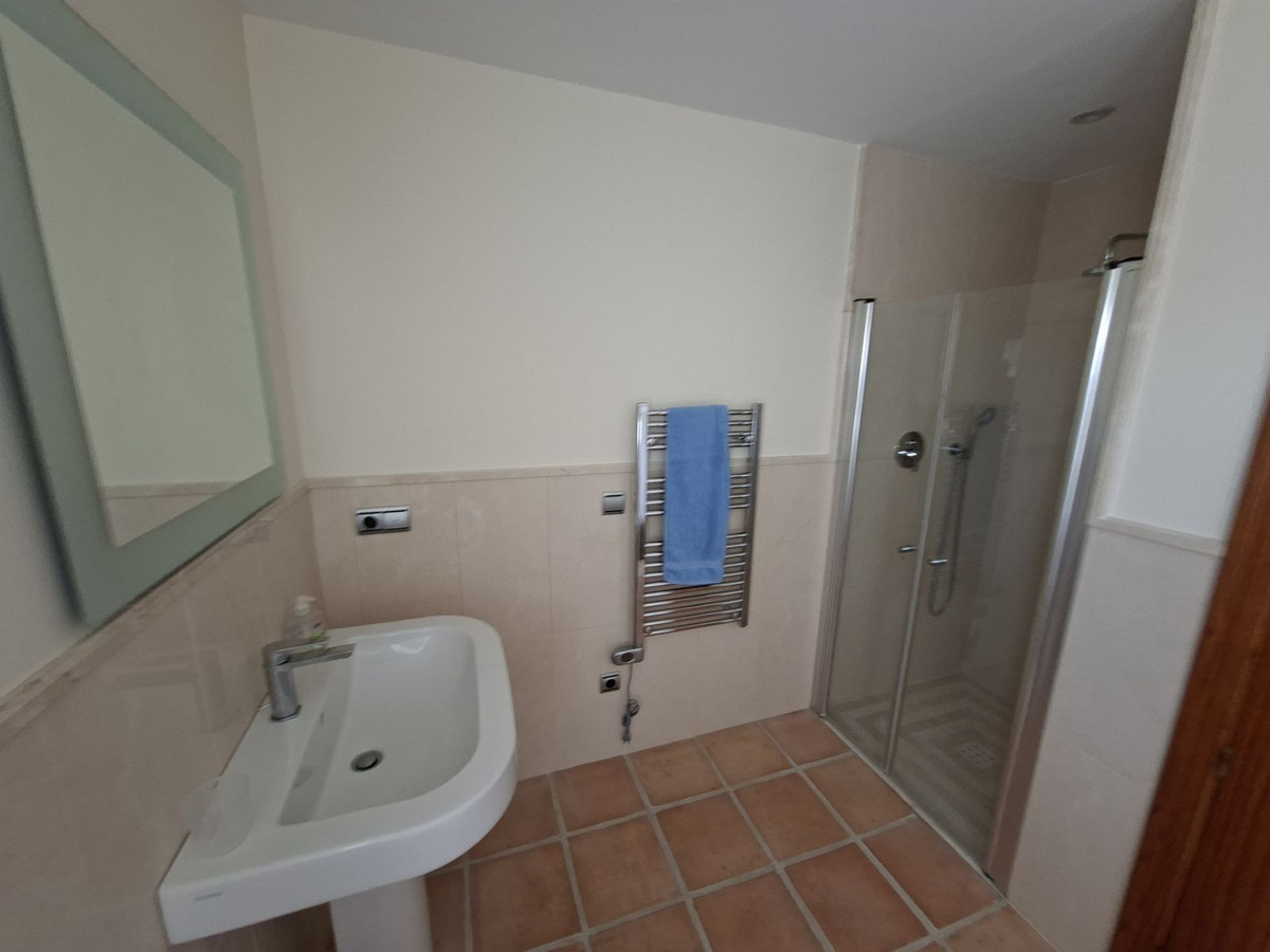 Huis te koop in La Duquesa | 4 slaapkamers H5477326