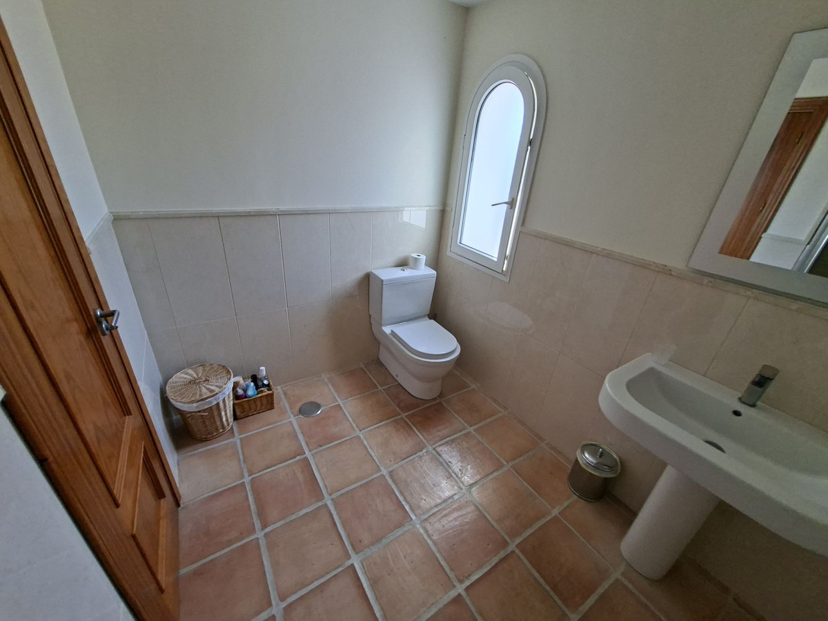 Huis te koop in La Duquesa | 4 slaapkamers H5477326