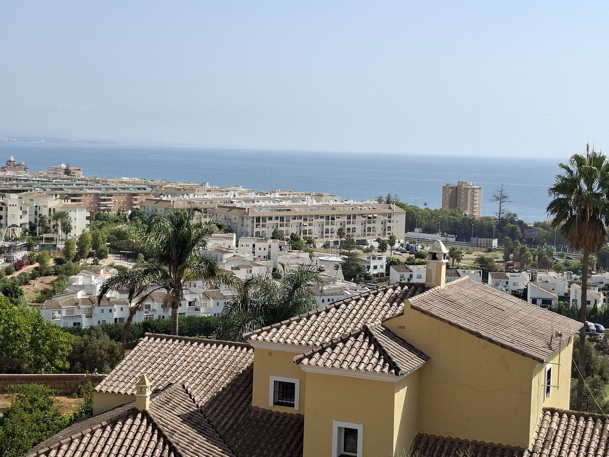 Huis te koop in La Duquesa | 4 slaapkamers H5477326