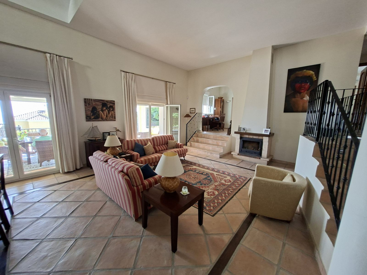 Huis te koop in La Duquesa | 4 slaapkamers H5477326