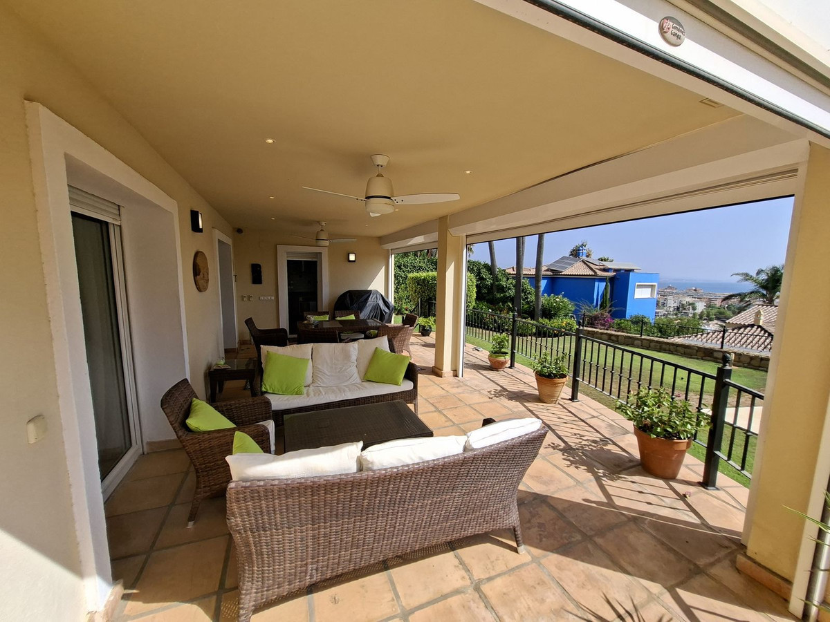 Huis te koop in La Duquesa | 4 slaapkamers H5477326