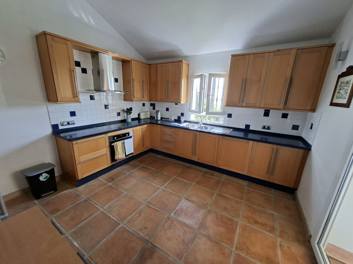 Huis te koop in La Duquesa | 4 slaapkamers H5477326