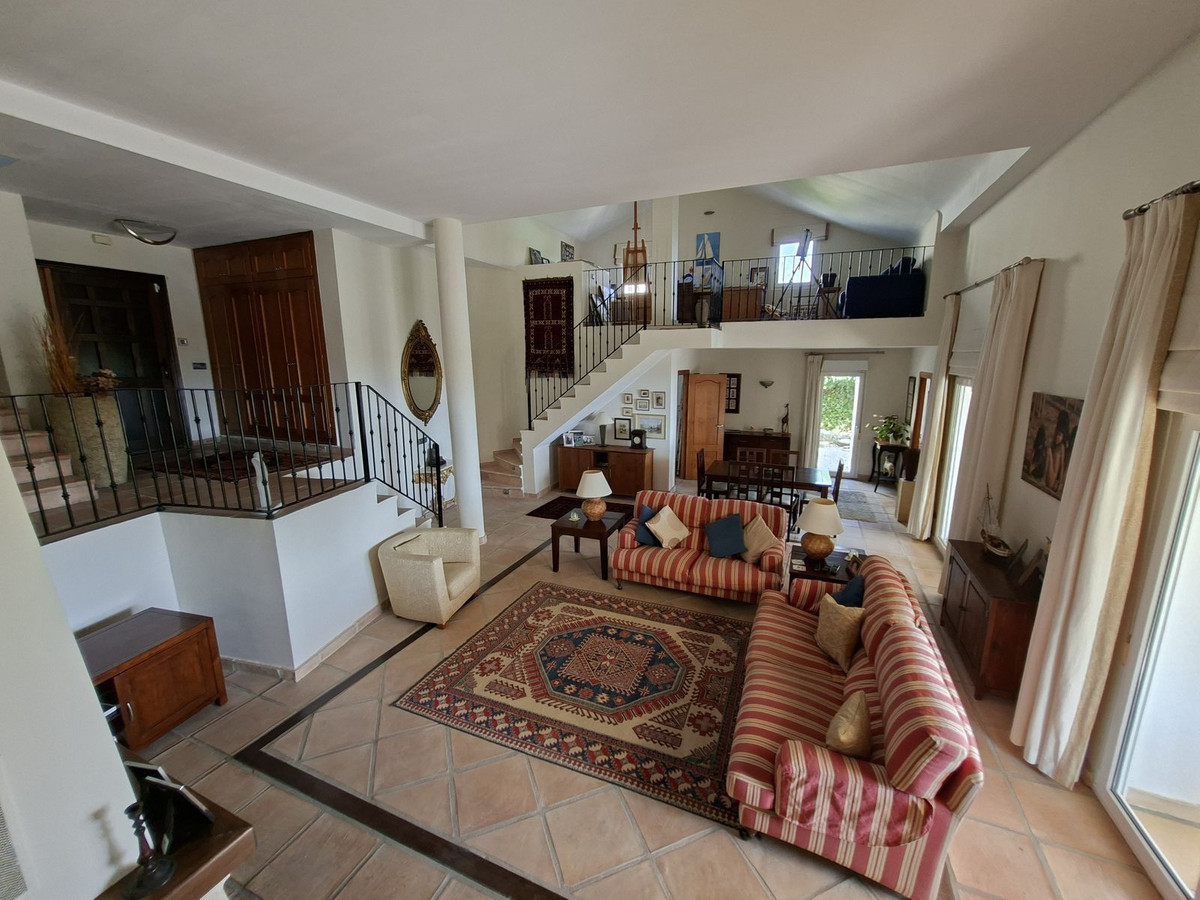 Huis te koop in La Duquesa | 4 slaapkamers H5477326