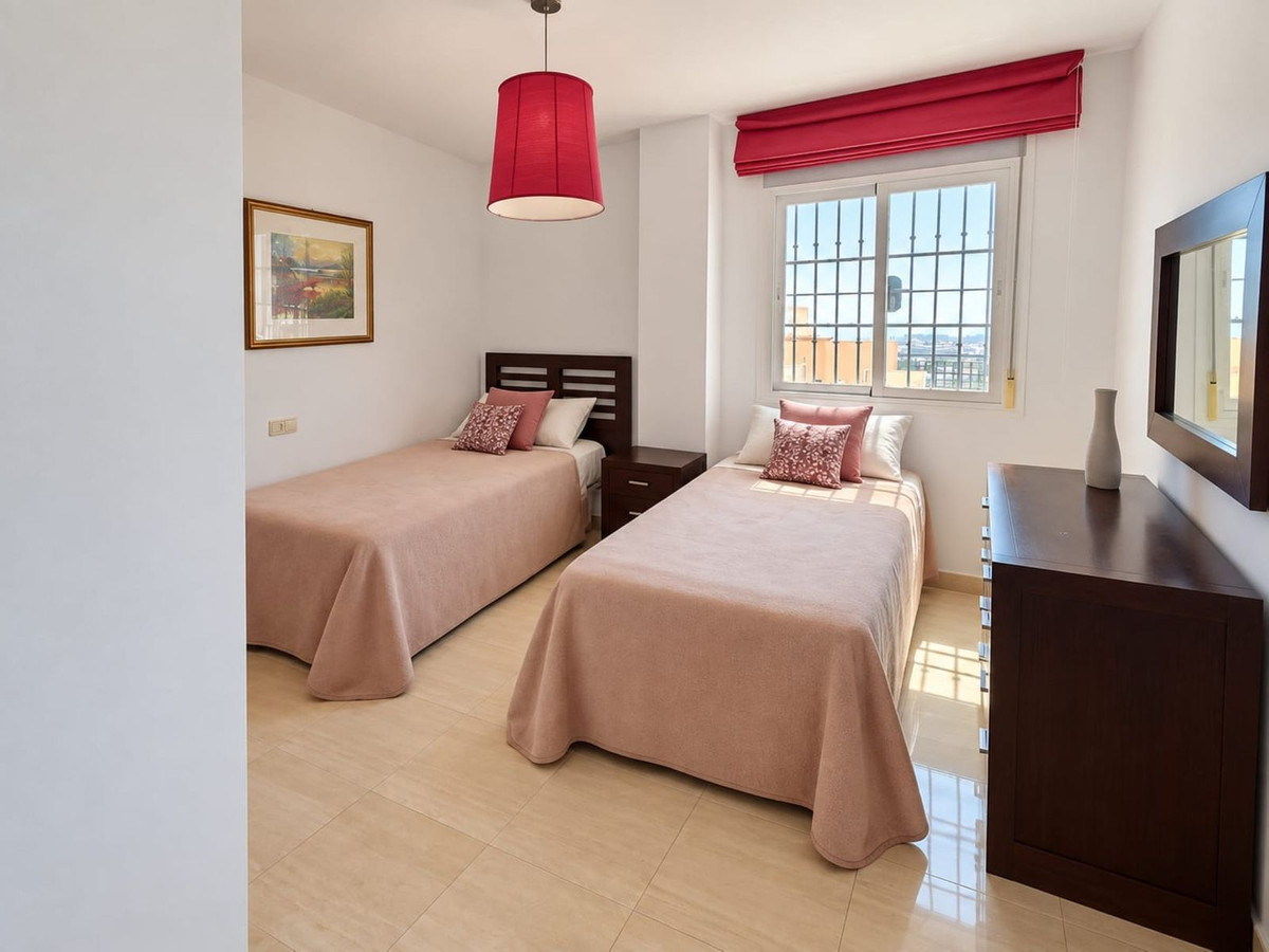 Huis te koop in La Duquesa | 3 slaapkamers H5488255