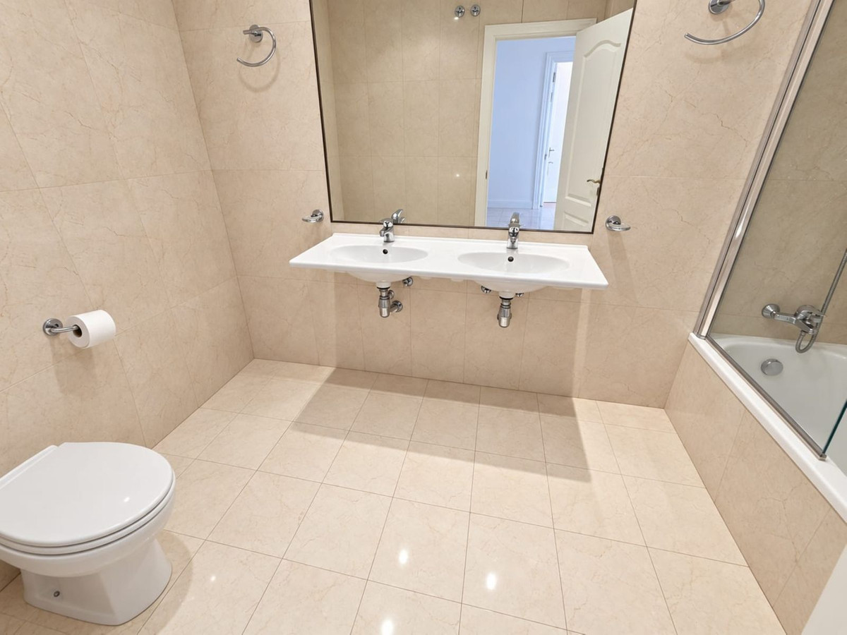 Huis te koop in La Duquesa | 3 slaapkamers H5488255