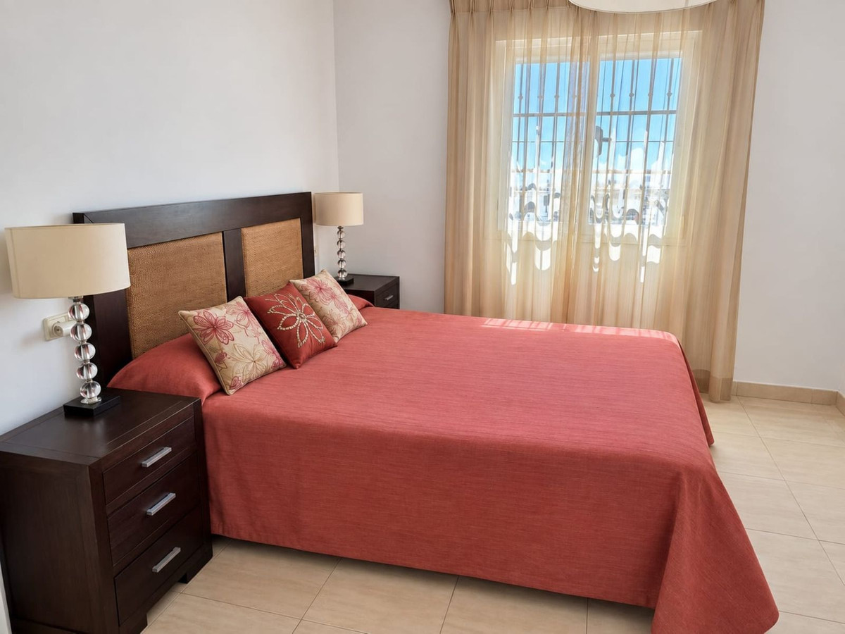 Huis te koop in La Duquesa | 3 slaapkamers H5488255