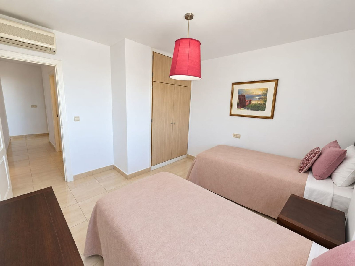 Huis te koop in La Duquesa | 3 slaapkamers H5488255