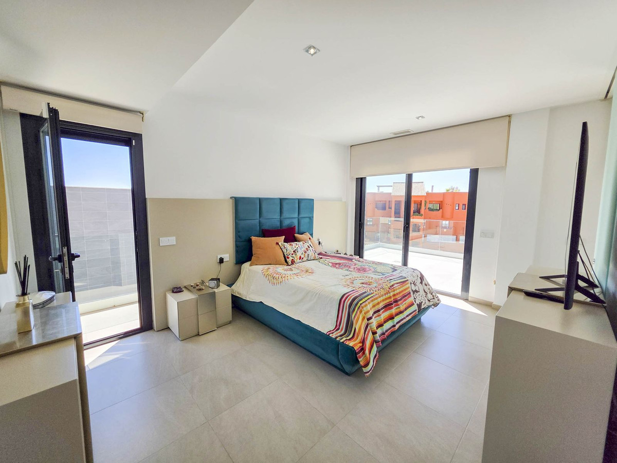 Huis te koop in La Duquesa | 3 slaapkamers H5496577