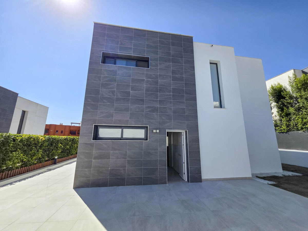 Huis te koop in La Duquesa | 3 slaapkamers H5496577