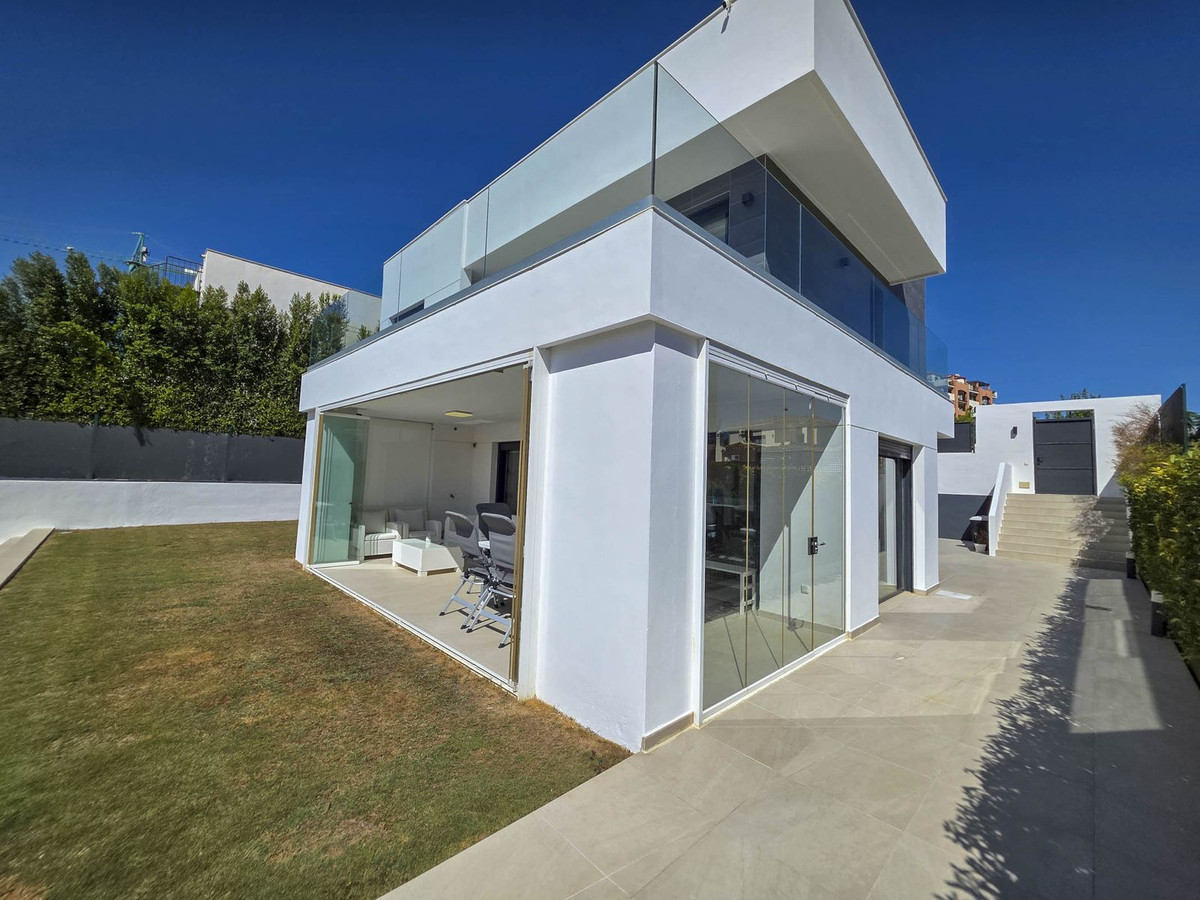 Huis te koop in La Duquesa | 3 slaapkamers H5496577