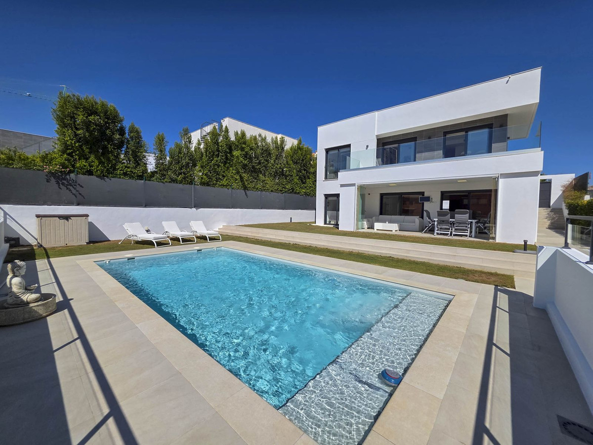 Huis te koop in La Duquesa | 3 slaapkamers H5496577