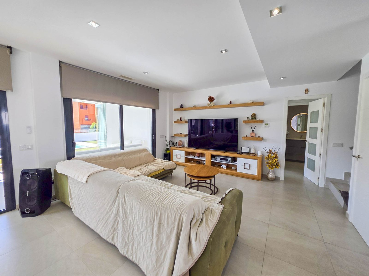 Huis te koop in La Duquesa | 3 slaapkamers H5496577