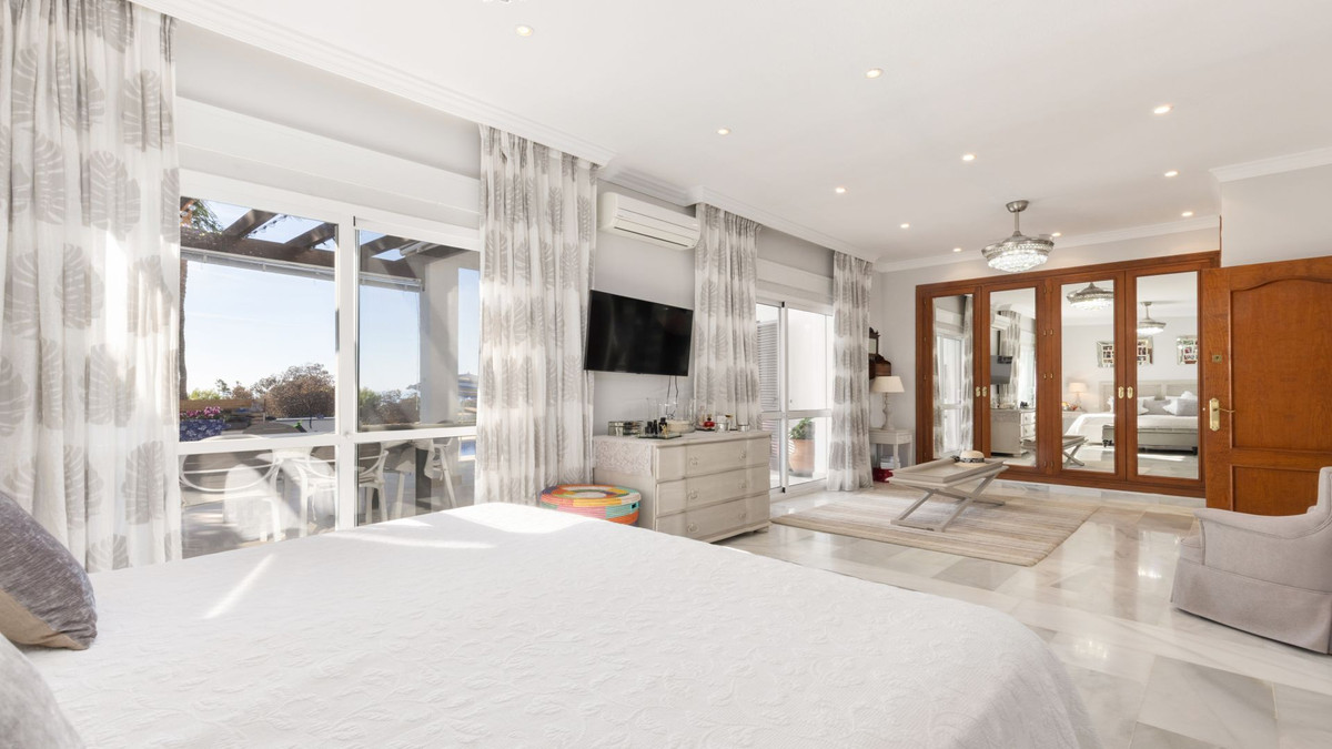 Huis te koop in La Duquesa | 4 slaapkamers H5511793