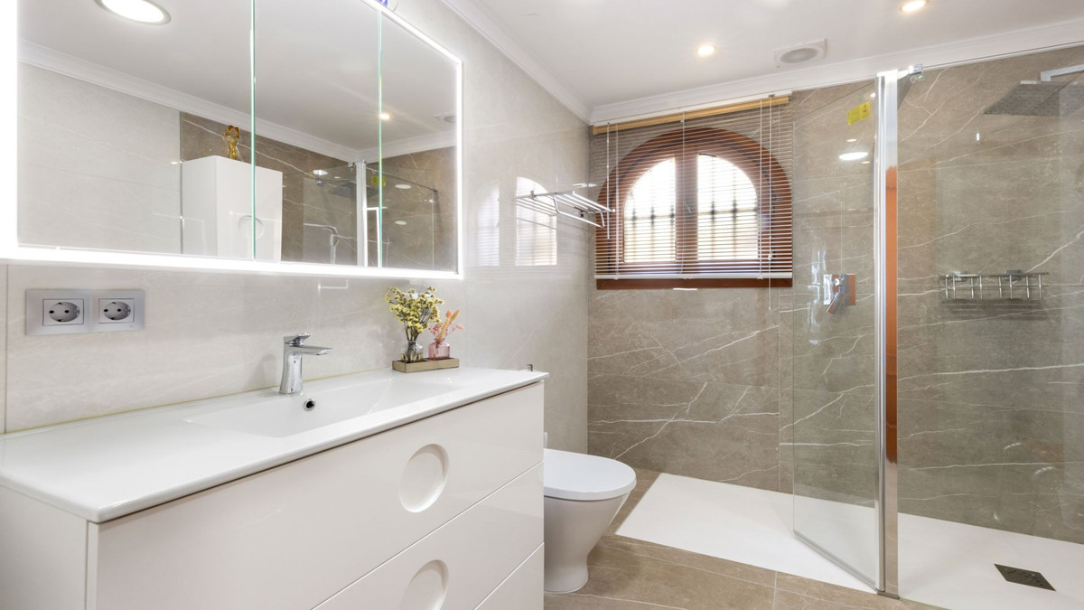 Huis te koop in La Duquesa | 4 slaapkamers H5511793