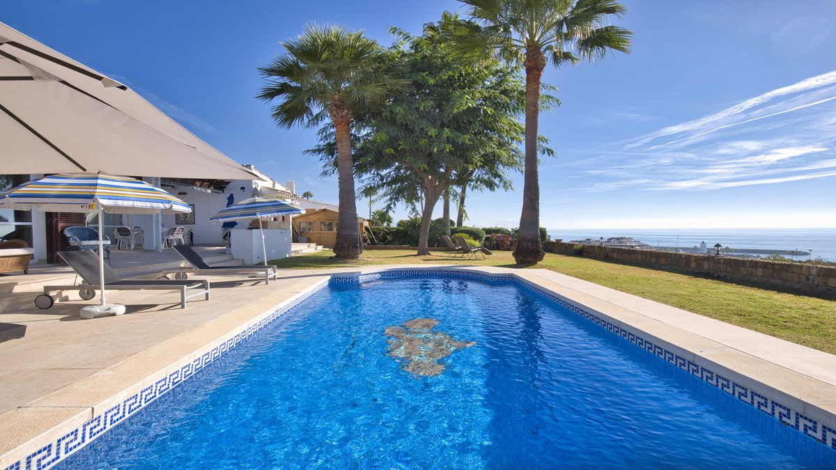 Huis te koop in La Duquesa | 4 slaapkamers H5511793