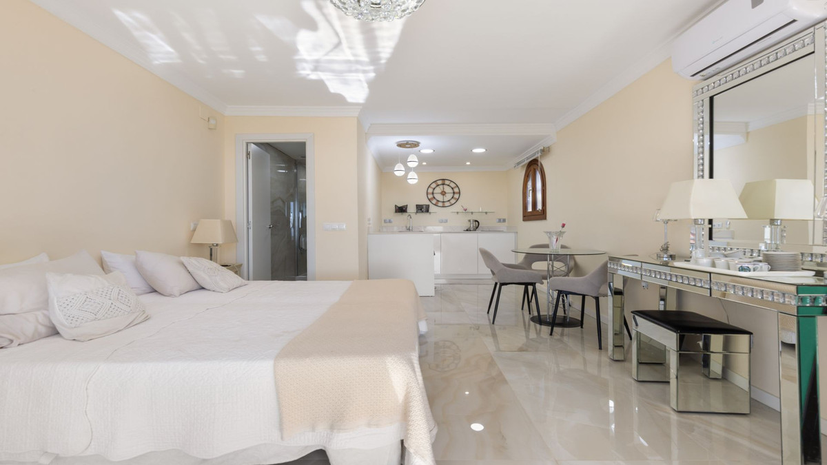 Huis te koop in La Duquesa | 4 slaapkamers H5511793