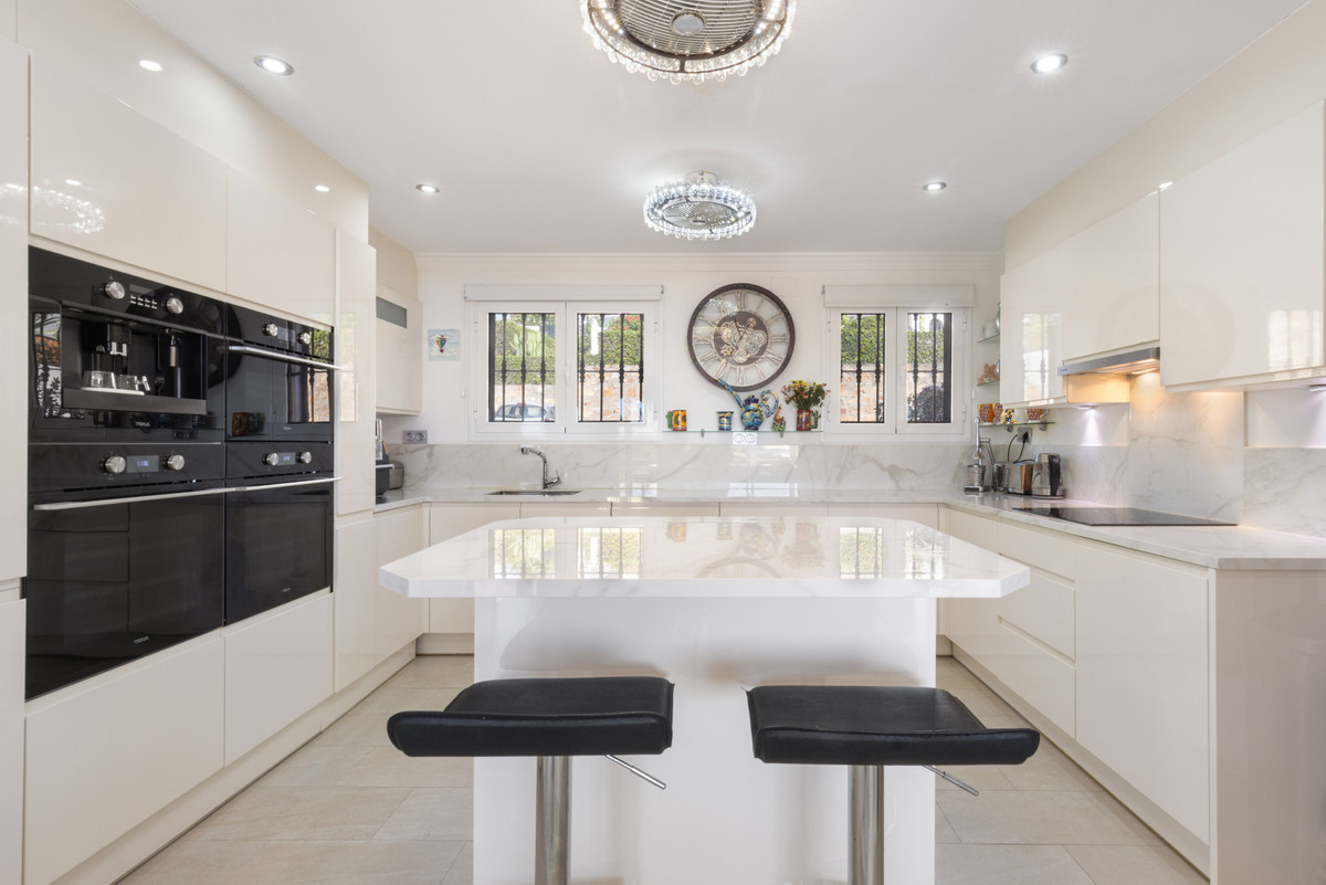 Huis te koop in La Duquesa | 4 slaapkamers H5511793