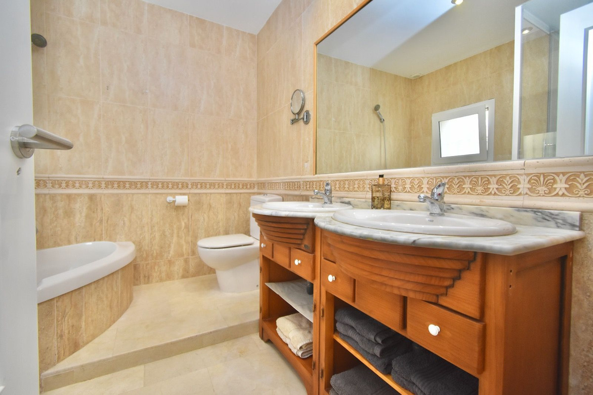 Huis te koop in La Duquesa | 3 slaapkamers H5513419
