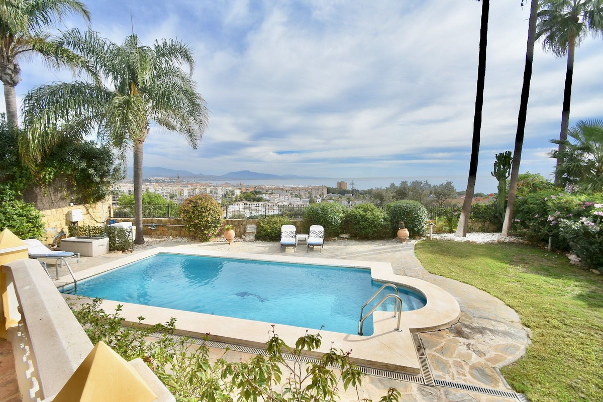 Huis te koop in La Duquesa | 3 slaapkamers H5513419
