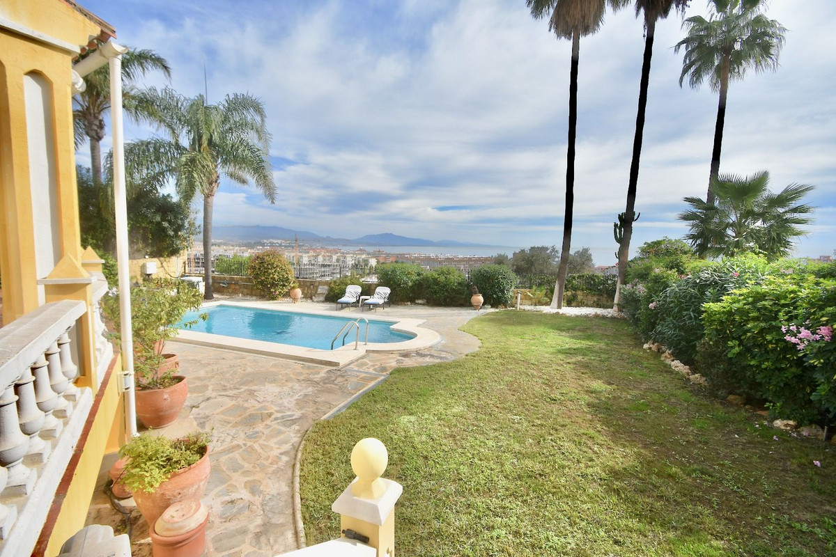 Huis te koop in La Duquesa | 3 slaapkamers H5513419