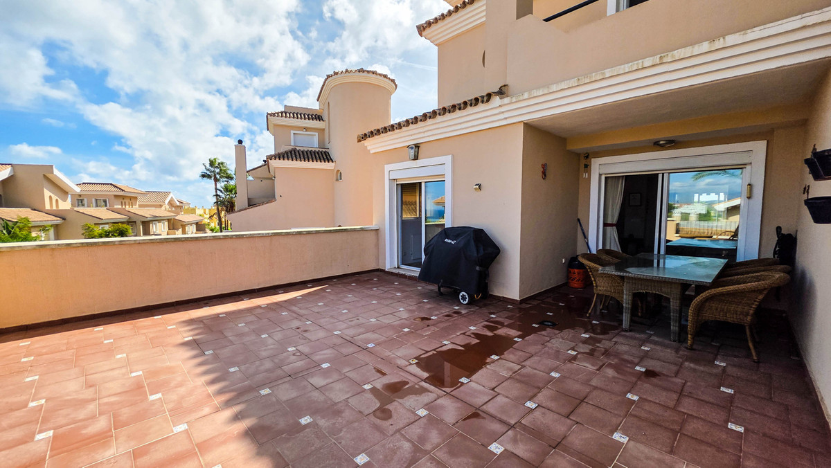 Huis te koop in La Duquesa | 4 slaapkamers H5517058