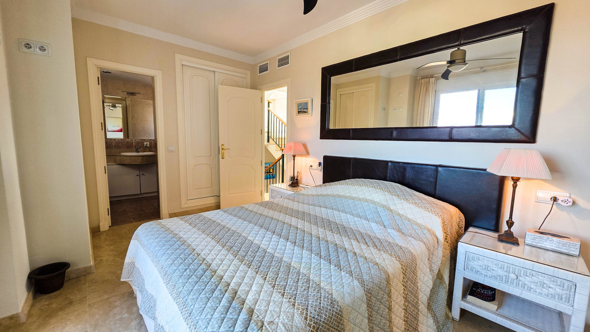 Huis te koop in La Duquesa | 4 slaapkamers H5517058