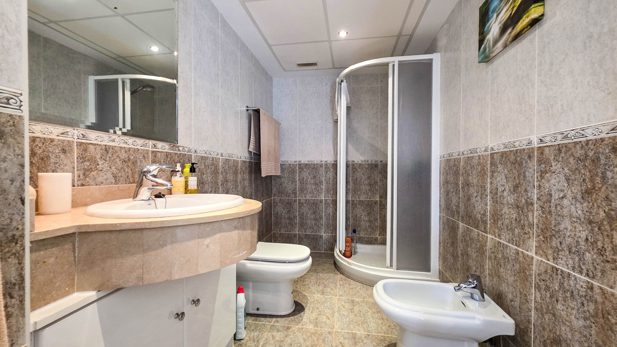 Huis te koop in La Duquesa | 4 slaapkamers H5517058
