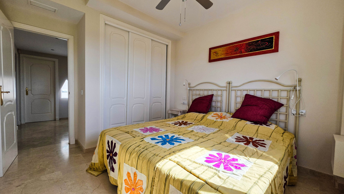Huis te koop in La Duquesa | 4 slaapkamers H5517058