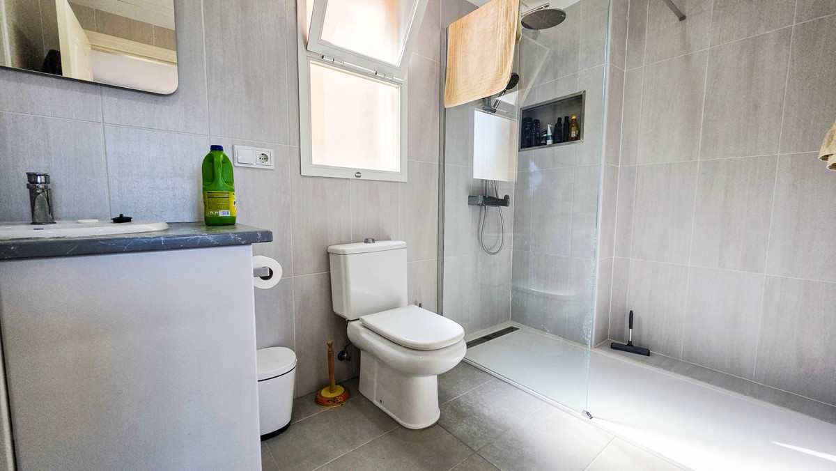 Huis te koop in La Duquesa | 4 slaapkamers H5517058