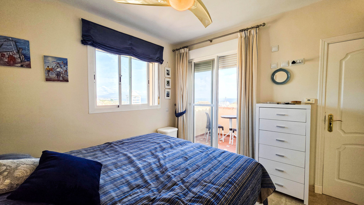 Huis te koop in La Duquesa | 4 slaapkamers H5517058