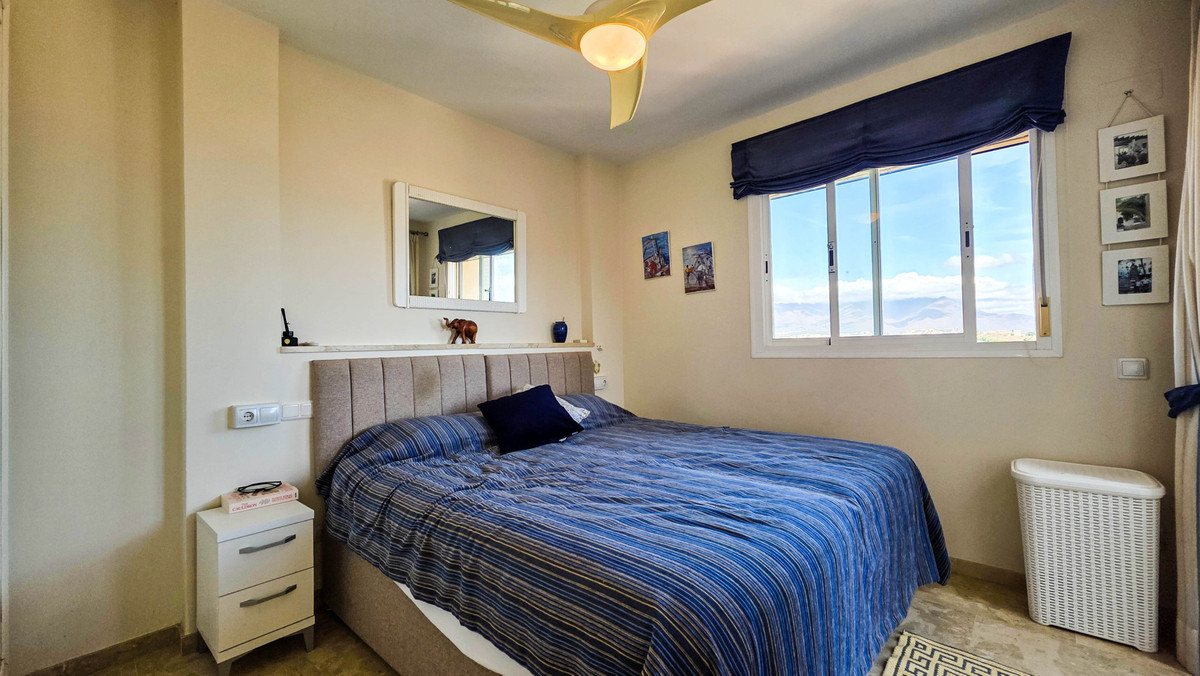 Huis te koop in La Duquesa | 4 slaapkamers H5517058